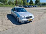 Mercedes-Benz E-Klasse 2.6 E240 Sedan AUT 2002 Grijs, Auto's, Mercedes-Benz, Automaat, Achterwielaandrijving, 2597 cc, 1505 kg