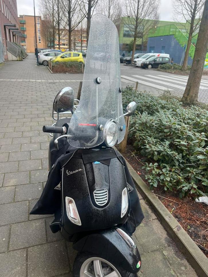 Vespa lx 50 4t, Fietsen en Brommers, Scooters | Vespa, Zo goed als nieuw, Vespa LX, Maximaal 25 km/u, Benzine, Ophalen of Verzenden