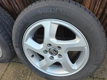 Volvo velgen.  Zo  goed als nieuwe banden 4 stuks  beschikbaar voor biedingen