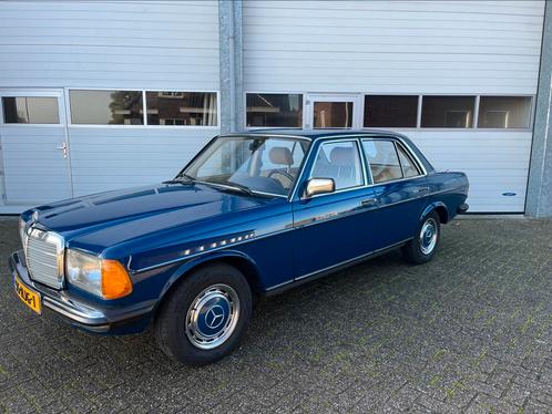 Mercedes-Benz 200-Serie 2.0 200 AUT 1983 Blauw, Auto's, Mercedes-Benz, Particulier, 200-Serie, Benzine, Sedan, Automaat, Geïmporteerd