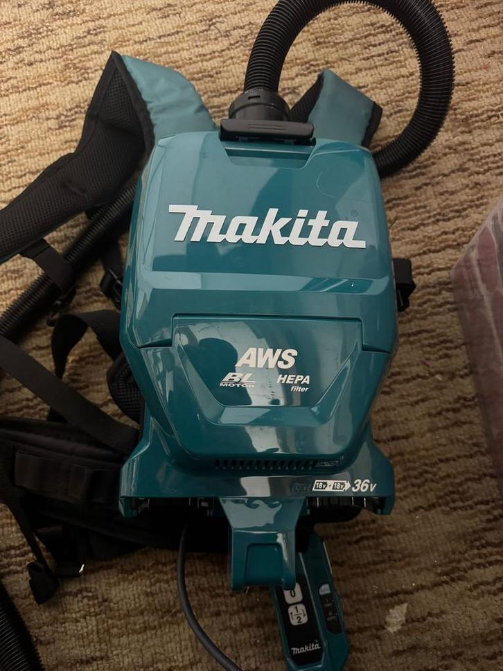 Makita DVC265 Stofzuiger, Doe-het-zelf en Verbouw, Reinigingsmachines, Zo goed als nieuw, Overige typen, Ophalen