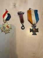 3 Oude Medallis, Verzamelen, Speldjes, Pins en Buttons, Ophalen, Zo goed als nieuw, Overige onderwerpen