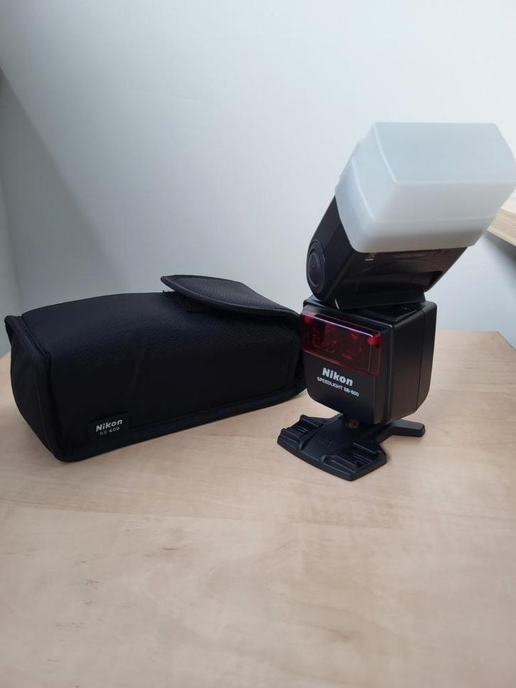 Nikon SB-600 Speedlight + Diffusor & Hoes, Audio, Tv en Foto, Fotografie | Flitsers, Gebruikt, Nikon, Kantelbaar, Ophalen of Verzenden