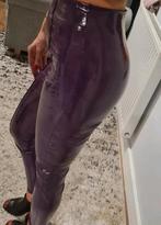 Paarse Glimmende Lak Broek maat M, Kleding | Dames, Broeken en Pantalons, Verzenden, Zo goed als nieuw, Paars