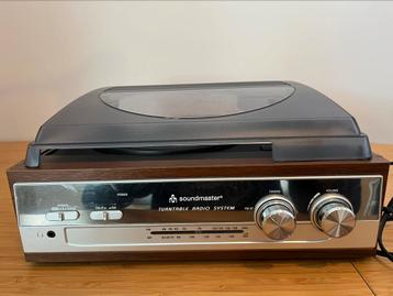Soundmaster platenspeler en radio, zo goed als nieuw beschikbaar voor biedingen