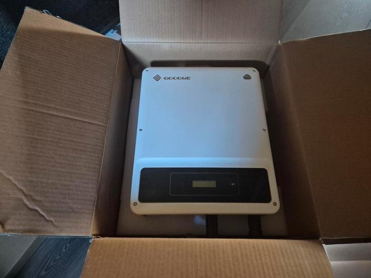 Goodwe Omvormer GW5000T-DS 1 fase, Doe-het-zelf en Verbouw, Zonnepanelen en Toebehoren, Zo goed als nieuw, Overige typen, 200 wattpiek of meer