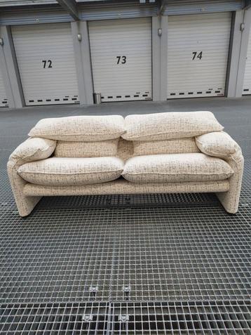 Cassina Maralunga 40  2.5 zits opnieuw bekleed  beschikbaar voor biedingen