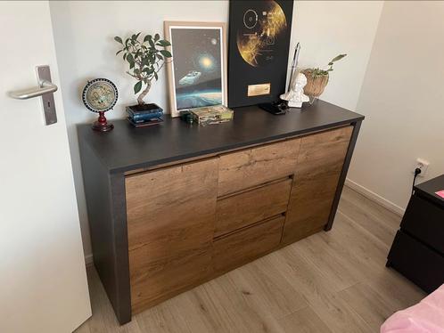 Dressoir gratis af te halen in Geldrop, Huis en Inrichting, Kasten | Dressoirs, Gebruikt, 100 tot 150 cm, 25 tot 50 cm, Met lade(s)