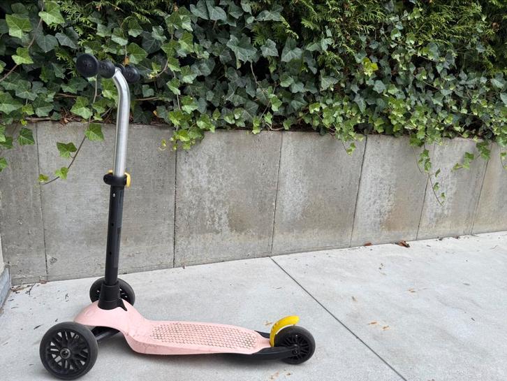 Decathlon kinderstep met 3 wielen – verstelbaar stuur, Fietsen en Brommers, Steps, Zo goed als nieuw, Kickbike, Ophalen