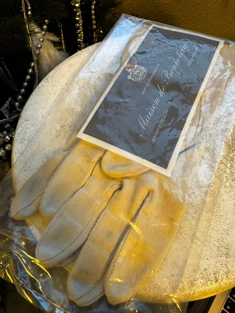 Maison de Bonneterie  vintage gloves, Kleding | Dames, Verzenden, Gedragen, Sjaal