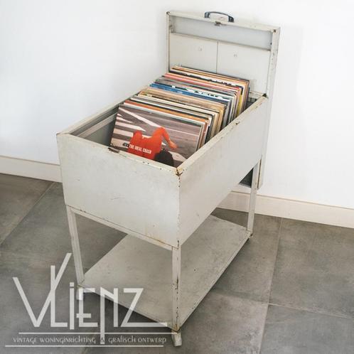 Industrieel vintage, metalen dossierkast, archiefkast wielen, Huis en Inrichting, Kasten | Roldeurkasten en Archiefkasten, Gebruikt