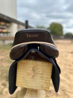 Ikonic evolution springzadel, Dieren en Toebehoren, Paarden en Pony's | Zadels, Ophalen, Springen