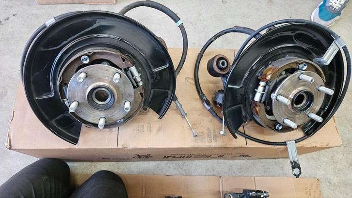 SUBARU IMPREZA WRX STI FUSEES 2008-2012, Auto-onderdelen, Remmen en Aandrijving, Subaru, Nieuw, Ophalen