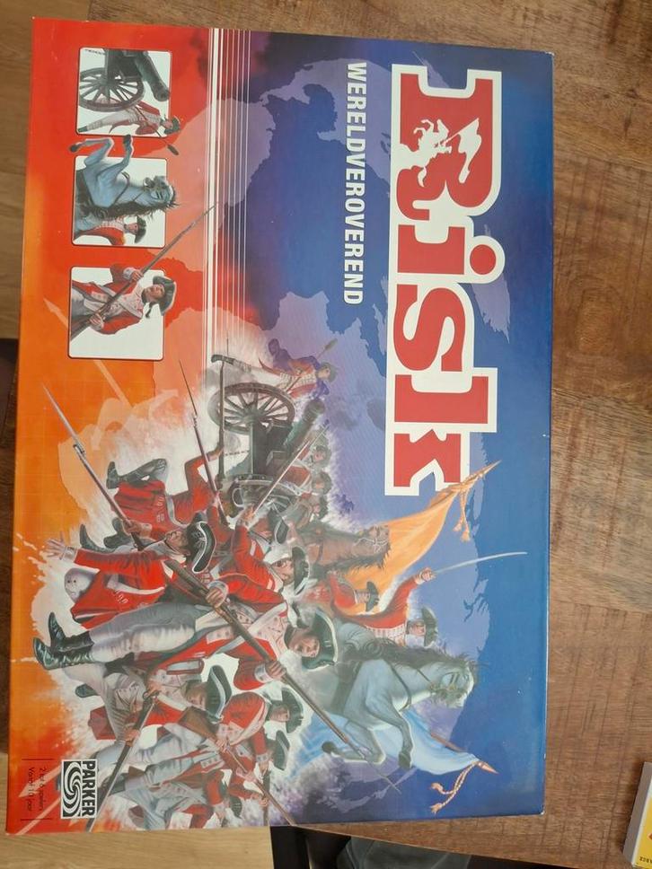 Risk Bordspel - Wereldverovering!, Hobby en Vrije tijd, Gezelschapsspellen | Bordspellen, Zo goed als nieuw, Drie of vier spelers