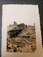 1xWO2foto duits soldaten aanval zie panzervoertuig, Ophalen of Verzenden, Duitsland