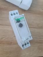 Tijdrelais A9E16065 Schneider Electric, Hobby en Vrije tijd, Ophalen of Verzenden, Zo goed als nieuw