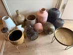 Partij vazen en bloem potten accessoires goud roze zwart wit, Tuin en Terras, Bloempotten, Verzenden, Rond, Zo goed als nieuw