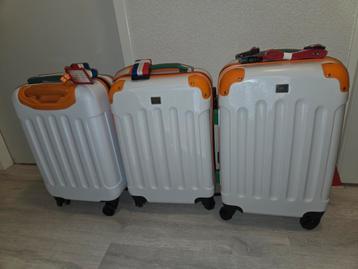 3 Trolley's koffers  beschikbaar voor biedingen