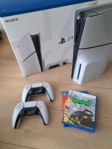 Playstation 5 slim disc | 2 controllers | 2 games beschikbaar voor biedingen