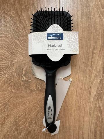 Nieuw haarborstel zwart beschikbaar voor biedingen