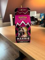 Pokemon tcg marnie premium tournament box, Hobby en Vrije tijd, Verzamelkaartspellen | Pokémon, Nieuw, Overige typen, Ophalen of Verzenden