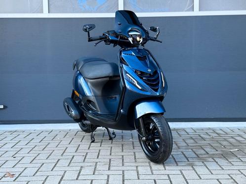 2023 Piaggio Zip SP 45KM E4 4T BOMVOL Aplha led Midnight Blu, Fietsen en Brommers, Brommeronderdelen | Scooters, Zo goed als nieuw