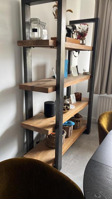Industriële Boekenkast met Houten Planken beschikbaar voor biedingen