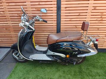 IVA Retro Scooter - Gebruikt beschikbaar voor biedingen