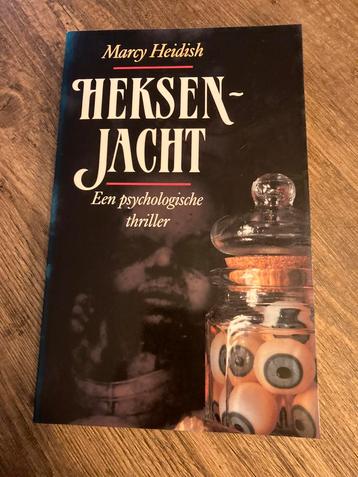 Heksenjacht Boek van Marcy Heidish beschikbaar voor biedingen