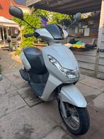 Peugeot Kisbee 4 takt - Geel Kenteken, Fietsen en Brommers, Scooters | Peugeot, Ophalen, Overige modellen, Maximaal 45 km/u, 49 cc
