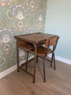 Vintage kinderbureau met stoel, Kinderen en Baby's, Kinderkamer | Tafels en Stoelen, Ophalen of Verzenden, Gebruikt, Tafel(s) en Stoel(en)
