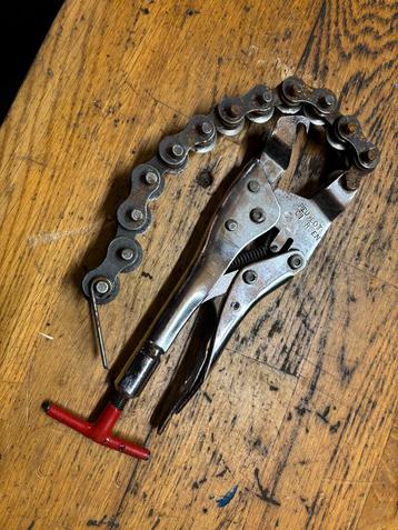 Ketting-pijpsnijder beschikbaar voor biedingen