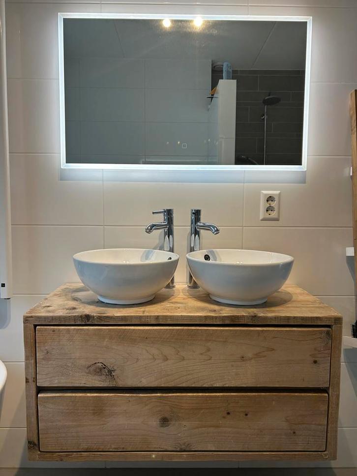 Steigerhouten Badkamermeubel met 2 Waskommen & Kranen, Huis en Inrichting, Badkamer | Badkamermeubels, Gebruikt, Wastafelkast