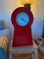 Rode IKEA PS Klok - Uniek Design, Ophalen of Verzenden, Zo goed als nieuw, Analoog, Wekker of Tafelklok