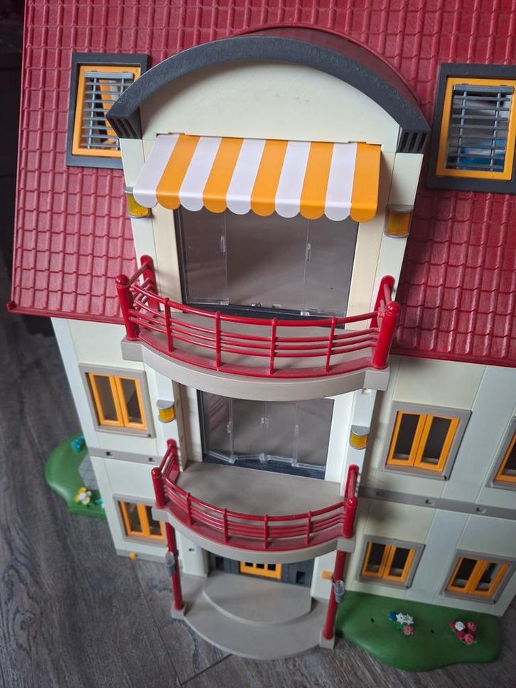 SNEL WEG! Playmobil Moderne Villa 4279 met uitbreiding 7387, Kinderen en Baby's, Speelgoed | Poppenhuizen, Gebruikt, Poppenhuis