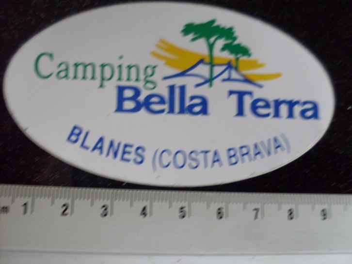 sticker camping Bella Terra blanes costa brava logo, Verzamelen, Stickers, Zo goed als nieuw, Bedrijf of Vereniging, Verzenden