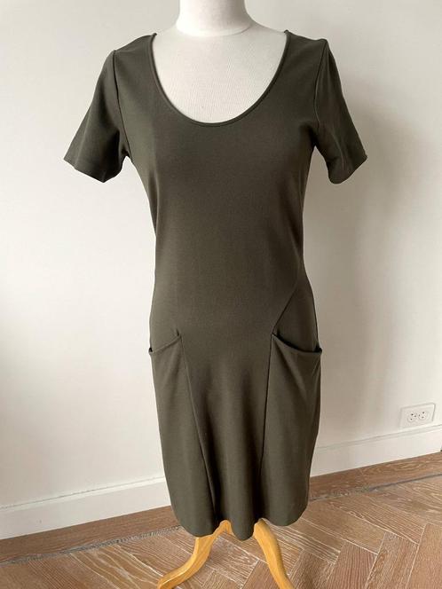 Filippa K: Olijfgroen zomer-jurkje ; korte mouw. Maat M, Kleding | Dames, Jurken, Zo goed als nieuw, Maat 38/40 (M), Groen, Knielengte