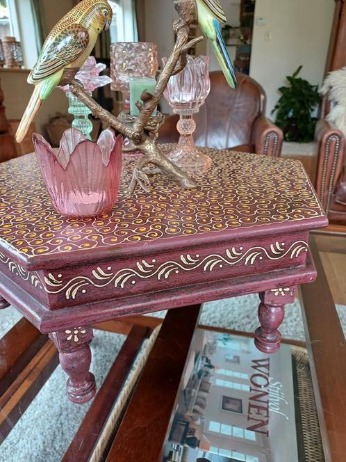 brocante oude bijzettafel tafel hout handmade india kruk, Antiek en Kunst, Curiosa en Brocante, Ophalen of Verzenden