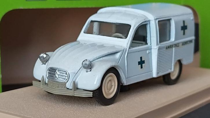 Citroen 3cv Ambulance 1:43 Eligor Pol, Hobby en Vrije tijd, Modelauto's | 1:43, Zo goed als nieuw, Verzenden