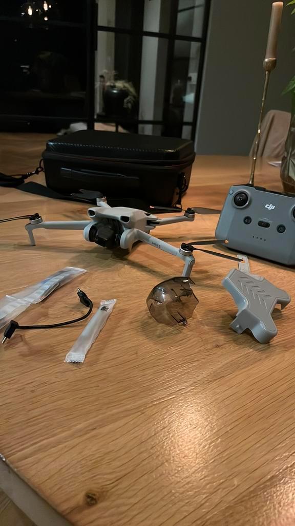 Dji mini 3 + controller en case, Audio, Tv en Foto, Drones, Zo goed als nieuw, Ophalen