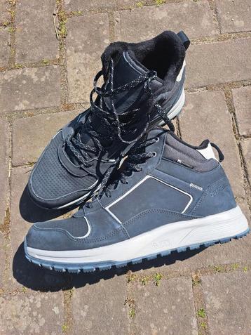 Berg/wandelschoenen Quechua/Decathlon, maat 45 beschikbaar voor biedingen