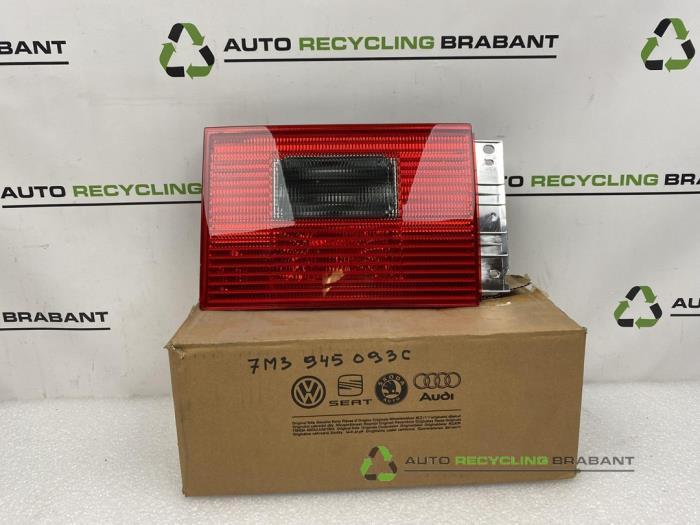 Achterlicht links van een Volkswagen Sharan, Gebruikt, -, -, Ophalen of Verzenden