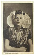 Ansichtkaart Boerin Zuid-Beveland | Klederdracht, Ophalen of Verzenden, 1920 tot 1940, Ongelopen, Zeeland