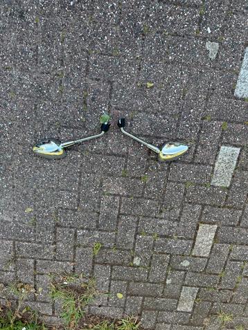 Vespa sprint spiegels beschikbaar voor biedingen