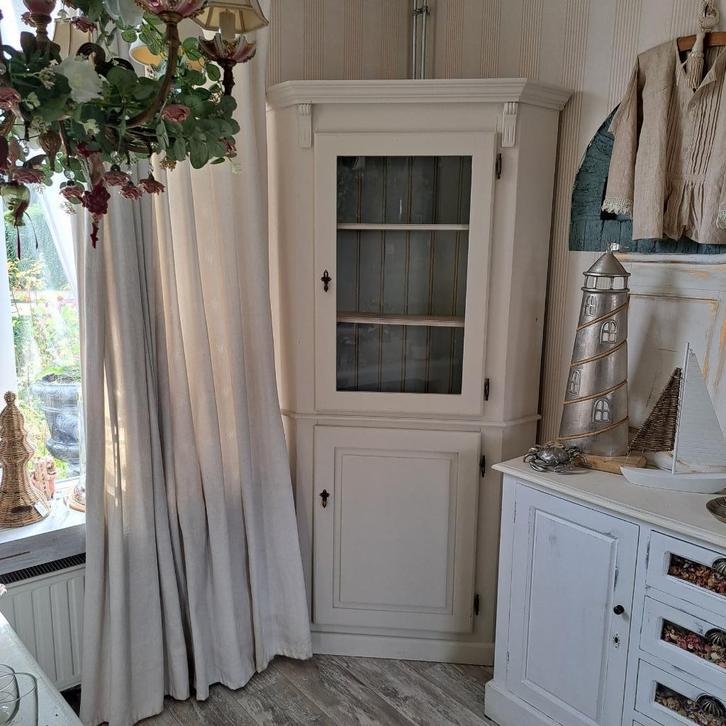 Landelijke creme kleurige hoekkast, Huis en Inrichting, Kasten | Wandmeubels, Zo goed als nieuw, 200 cm of meer, Minder dan 150 cm
