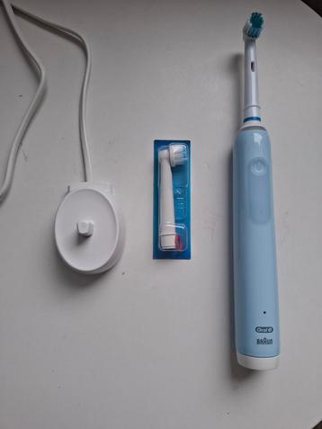 Oral-B Pro 3000 tandenborstel  beschikbaar voor biedingen
