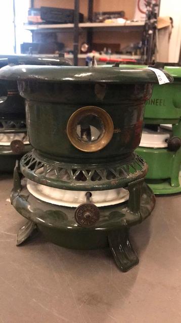 Petroleum olie stel groen beschikbaar voor biedingen