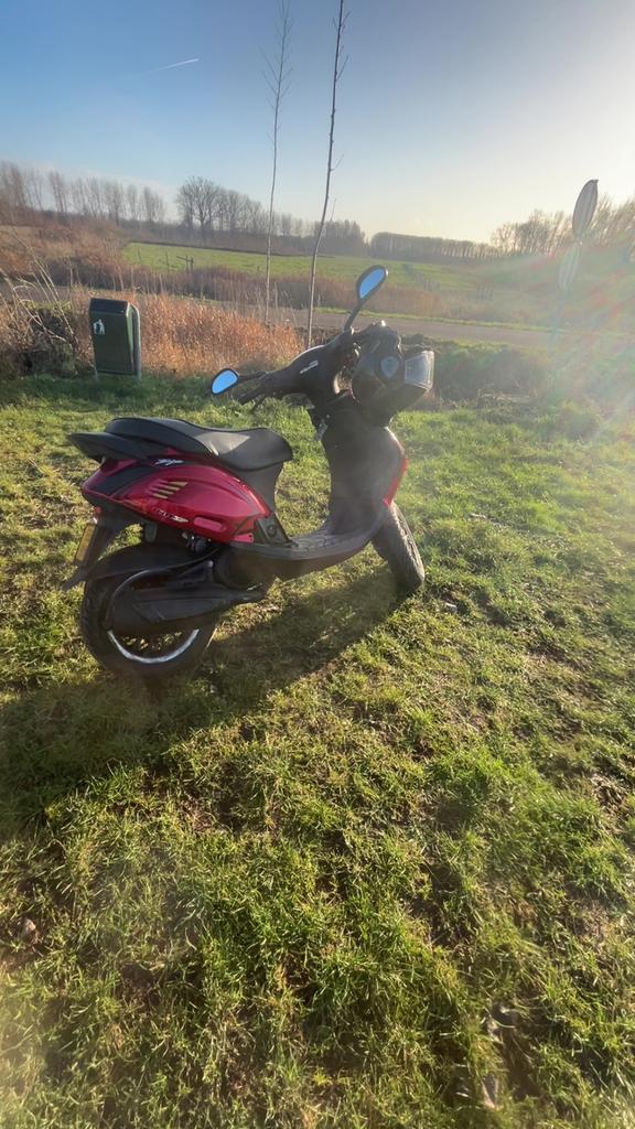 Zip sp, Fietsen en Brommers, Scooters | Piaggio, Zo goed als nieuw, Zip, Tweetakt, Ophalen