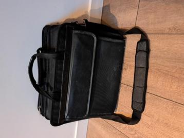Grote zwarte Targus laptoptas! beschikbaar voor biedingen