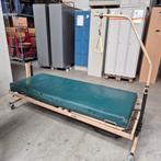 elektrisch ziekenhuisbed verpleegbed met matras en papagaai, Ophalen, Gebruikt